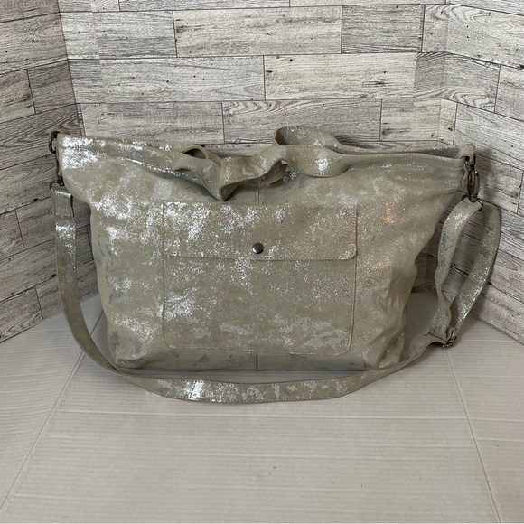 latico Handbags - Latico NJ USA Taupe/Silver Leather Metallic Camo Print Crossbody Tote